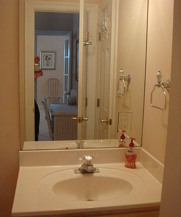 5th image of 112 E Pike St #3
