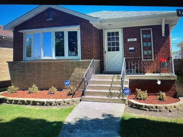 8609 S Kenton Ave, Chicago, IL 60652