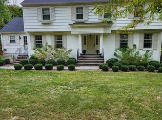 629 Scarborough Rd, Briarcliff Manor, NY 10510