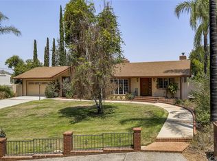 30320 E Sunset Dr S, Redlands, CA 92373