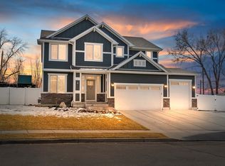 141 W Gailey Ln, Kaysville, UT 84037