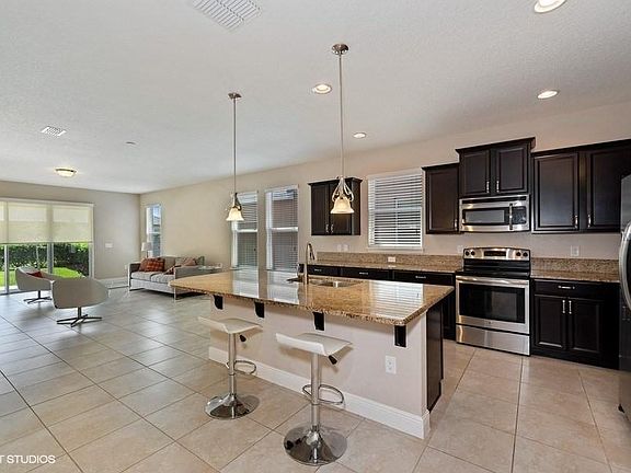 4th image of 1539 Caterpillar St
