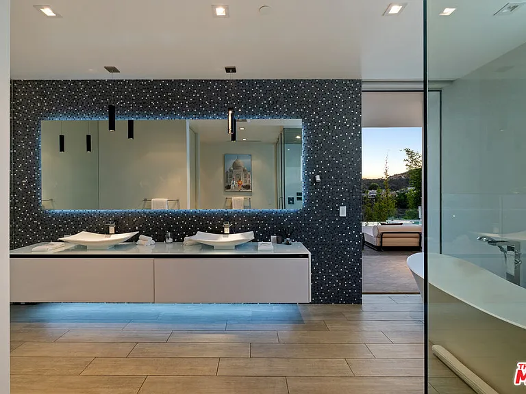 7080 W Mulholland Dr — Photo 68