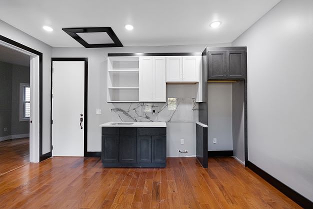 1st image of 45 Saint Pauls Ave #3E
