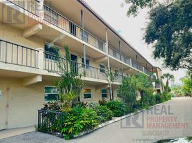 2280 Stickney Point Rd, Sarasota, FL