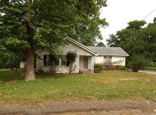 1012 S Red Bud Ln, Overton, TX 75684