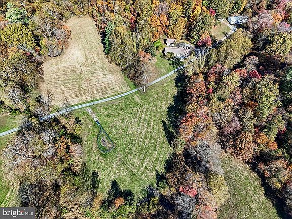 4th image of 202 Creek Rd