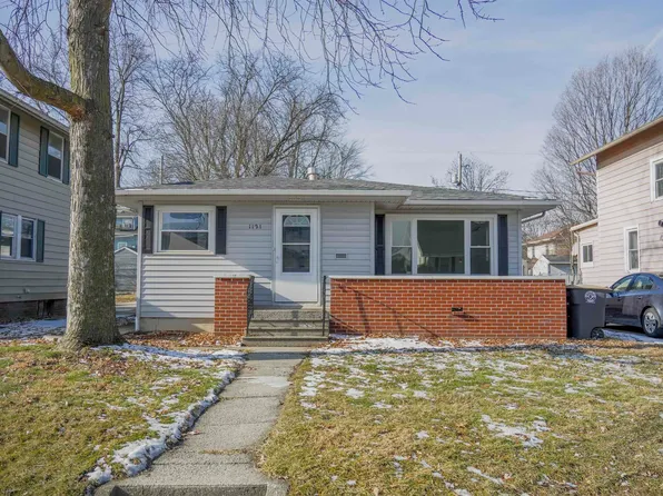 1121 Pemberton Dr, Fort Wayne, IN 46805