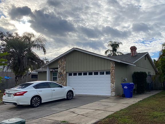 3rd image of 40 Baywood Dr