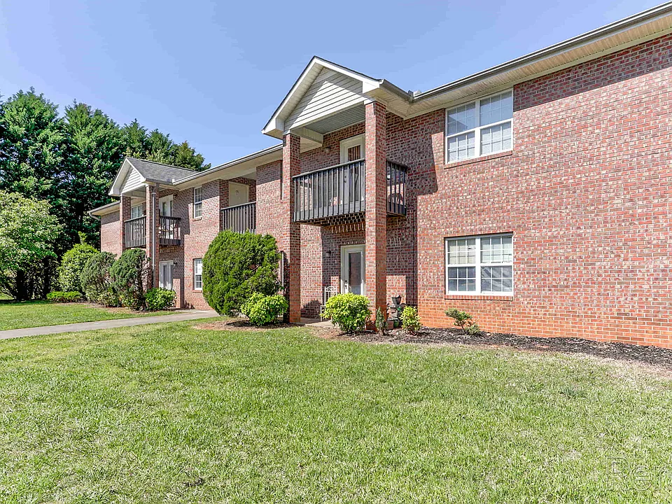 Crown Point Apartments