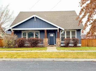 889 NW 13th St, Redmond, OR 97756