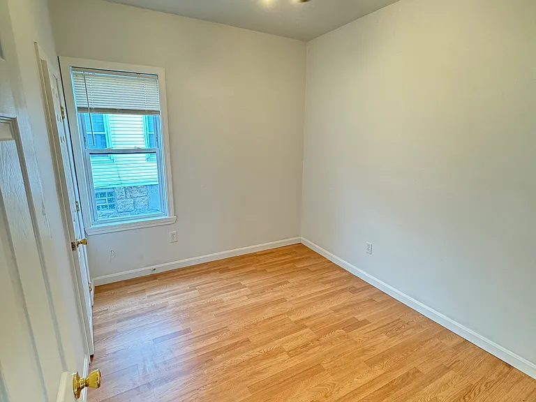 376 Division St #1 — Photo 6