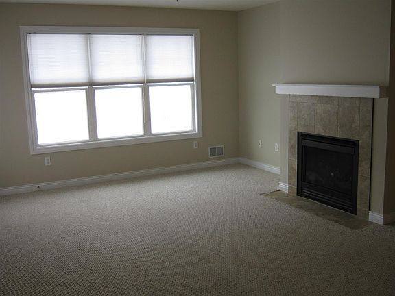 3rd image of 09519 Summerhouse Dr APT 11