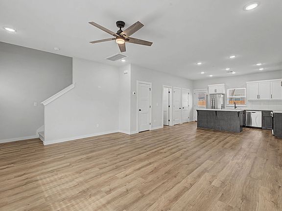 4th image of 126 E Midway St #126