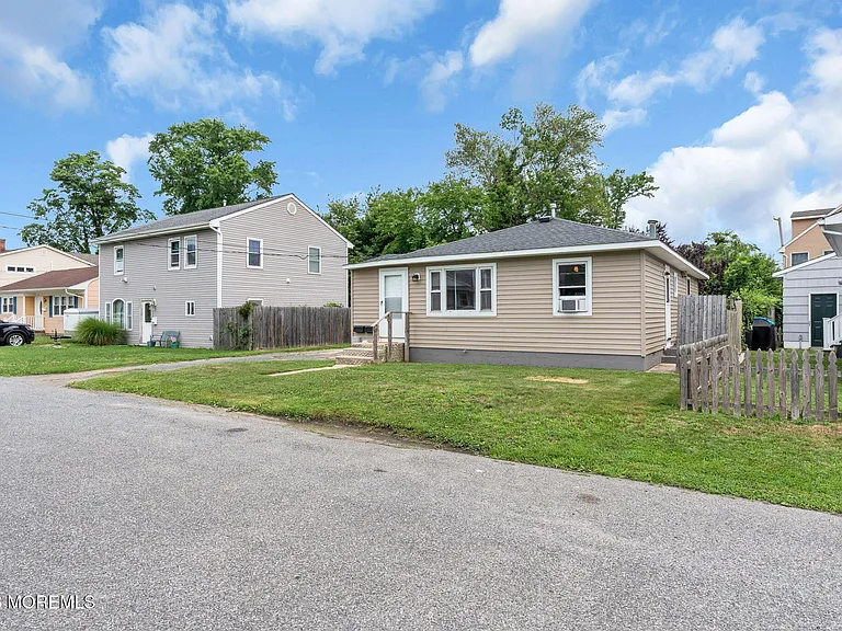 1218 Lister St — Photo 25