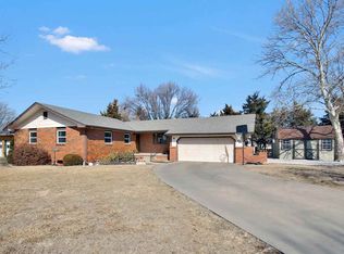 623 Sherman Dr, Newton, KS 67114
