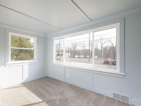 3rd image of 1580 Front St #1