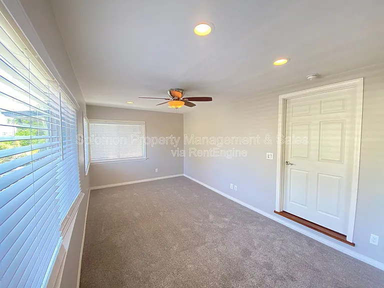 339 Crouch St — Photo 10