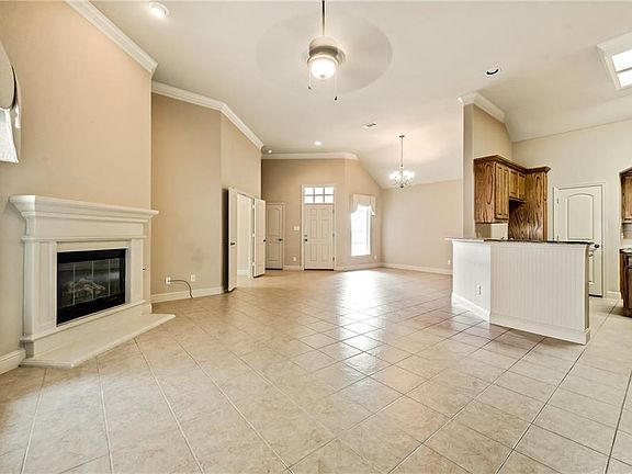 5th image of 6005 Lake Way