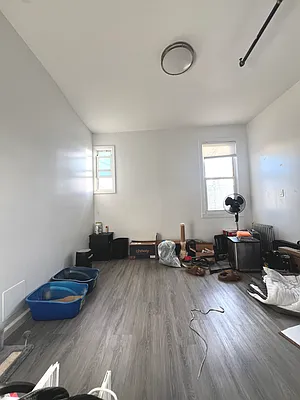 Rented by E Realty International Corp | media 7