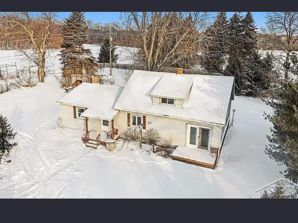 11851 N Crystal Rd, Vestaburg, MI 48891