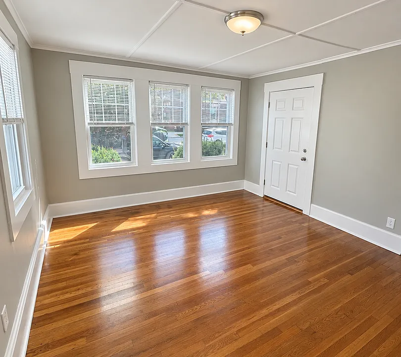 81 Broad St #1F