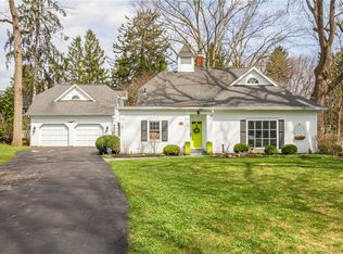1 Stonegate Ln, Pittsford, NY 14534
