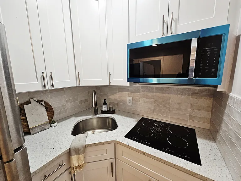 Newly renovated kitchen with everything you need.