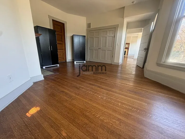1856 E 89th St #201 — Photo 9