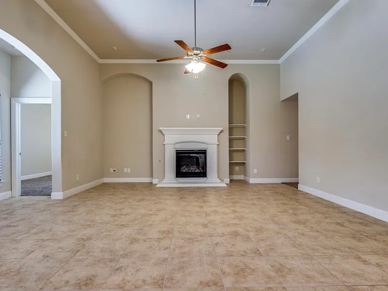 909 Sunnyvale Dr — Photo 5