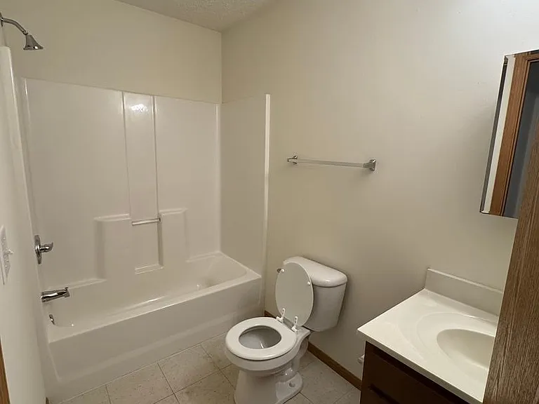 Southern Winds Apartments — Photo 36