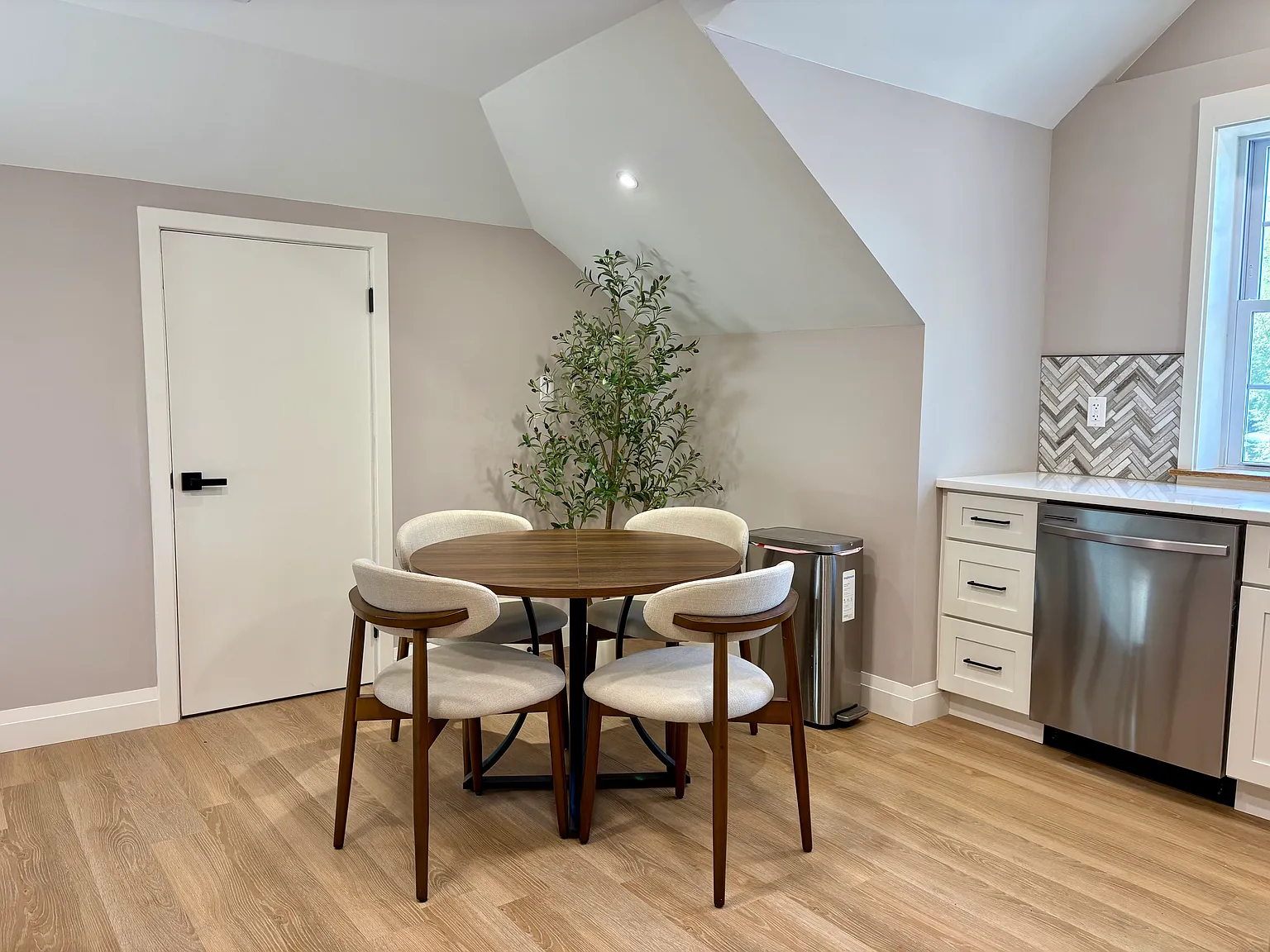 43 Harrison Ave — Photo 2