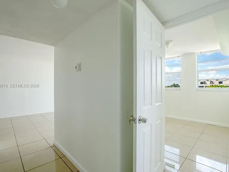 1990 Marseille Dr #402 — Photo 25