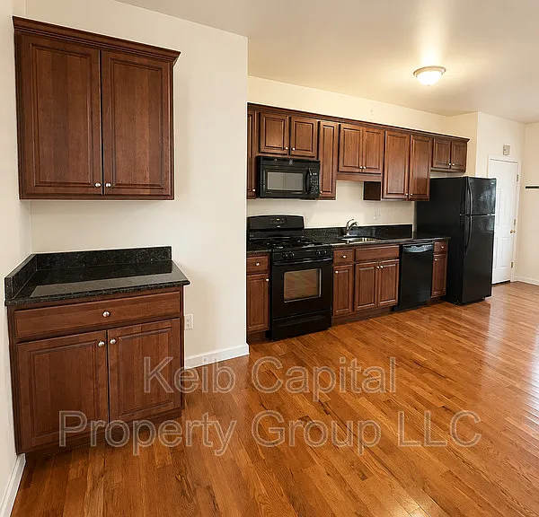 130 Warren St #2C — Photo 4