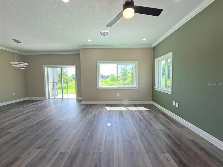 1835 Brentwood Ct — Photo 4