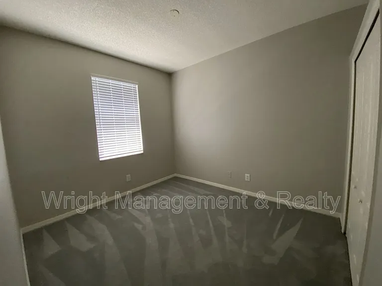 1439 Loretto Cir — Photo 9
