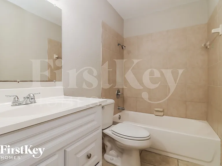 9303 N Edison Ave — Photo 13