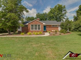 262 Robbins Rd, Winston Salem, NC 27107
