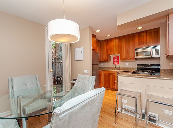 5th image of 2026 N Larrabee St #0