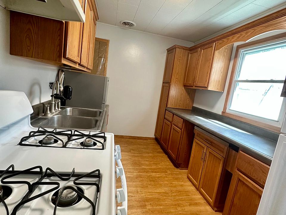 1st image of 402 Parkside Ave