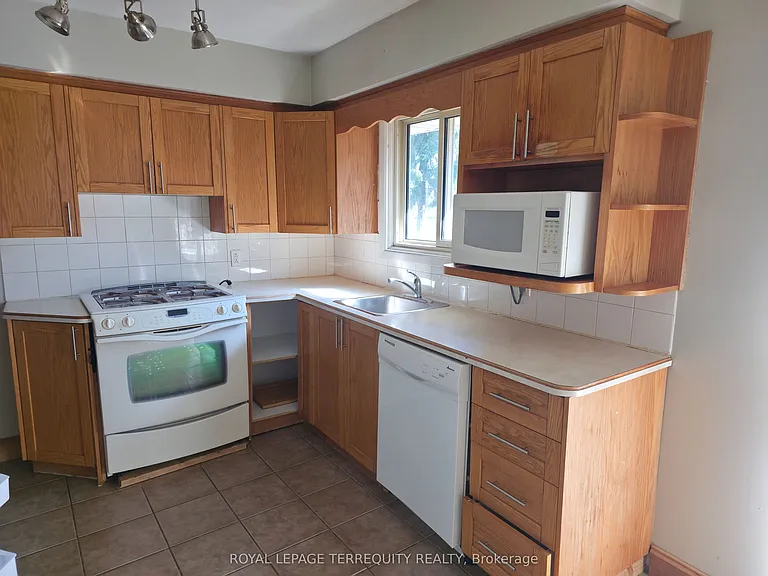 319 Hillcroft St #MAIN — Photo 5