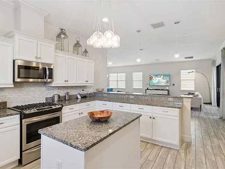 7423 Sparkling Ct — Photo 15