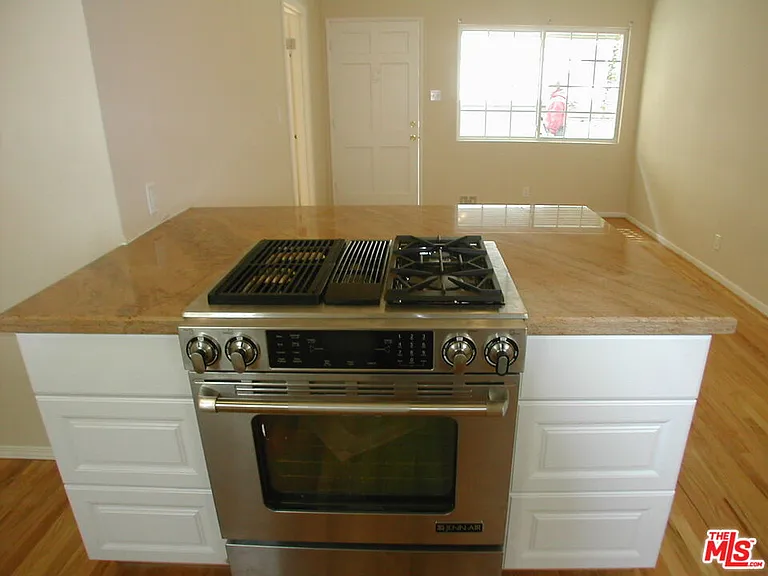 1227 Franklin St #B — Photo 6