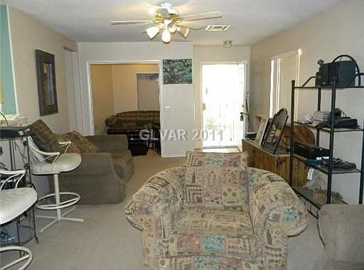 3rd image of 5541 Crinoline Ave