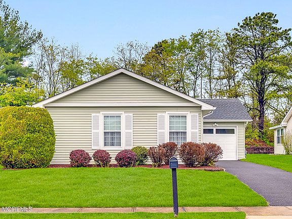 2nd image of 67 Greenbriar Boulevard #67