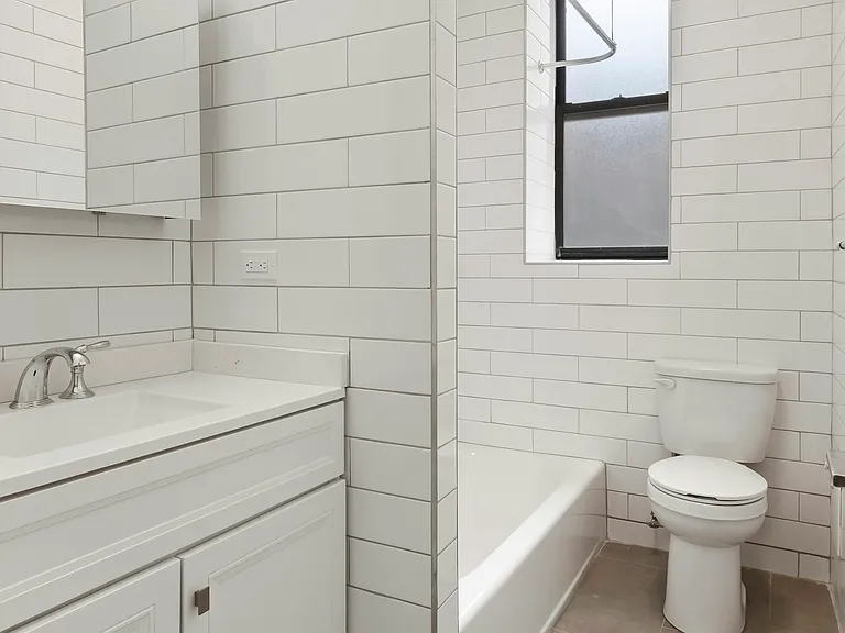 260 W 72nd St #2D — Photo 6