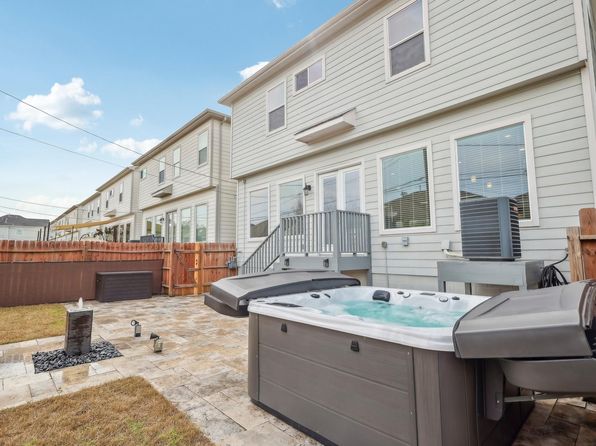 334 Yale Oaks Ln, Houston, TX 77091
