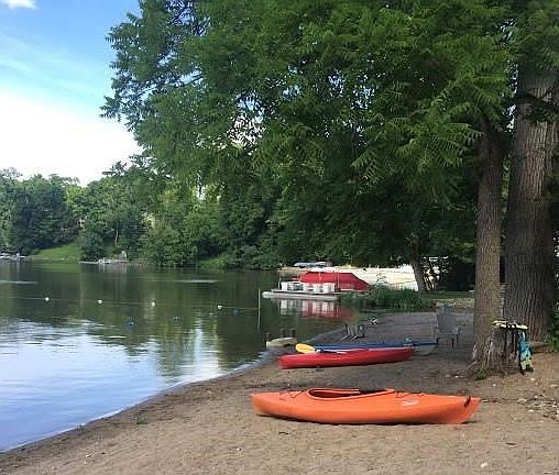 Rest awhile on the beach or spend a morning leisurely kayaking on the 80 acre lake. Hundreds of species of wildlife (many on the endangered list) make their home at Indian Lake.