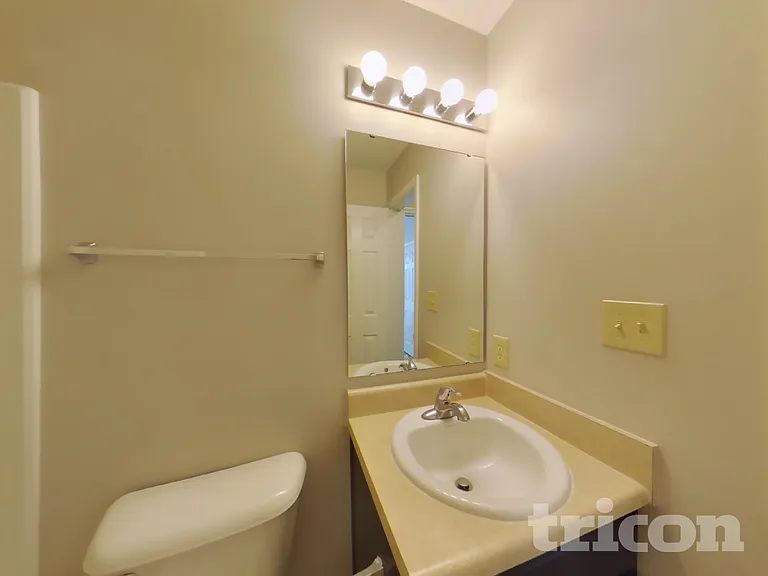 949 Knox Dr — Photo 15