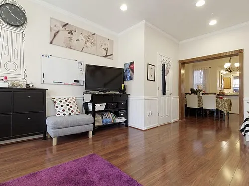 310 Ilchester Ave Photo 1